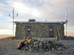 The summit hut, part of the White Mountain Research Station. Photo courtesy: Pister.
